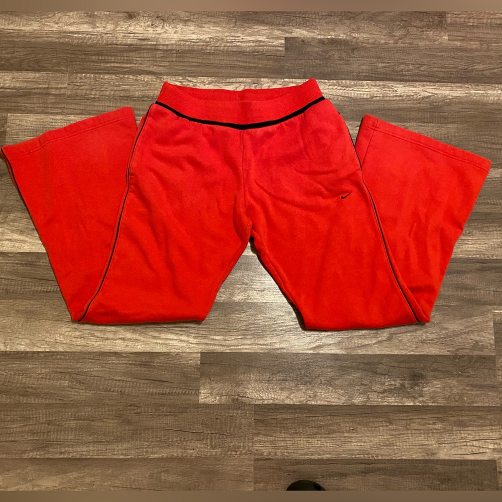Nike women’s Georgia bulldog sweatpants